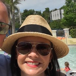 Meet your Posher, Victoria